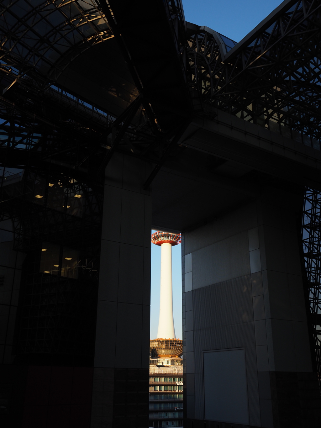 すきまのタワー