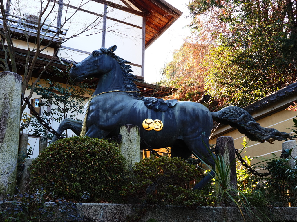 午年初もうで＿粟田神社