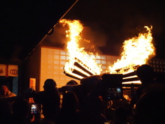 長谷寺 だだおし12＿大松明ぶつける