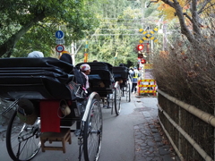 人力車踏切待ち