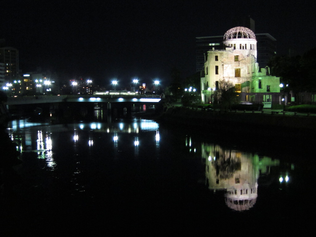 広島の夜