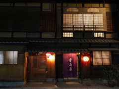 初春の祇園甲部04