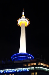 京都タワーの夜