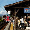 夏の小布施駅にて