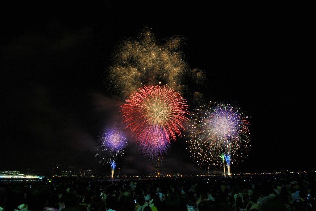 夏の夜空に