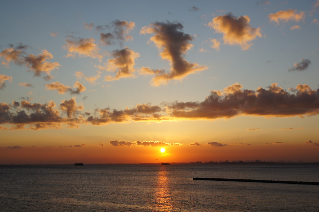 美浜大橋からの秋の夕日