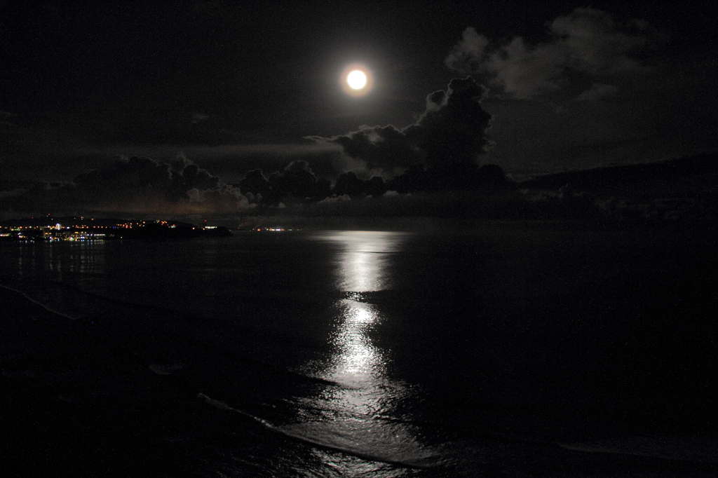 Moonlight in Guam