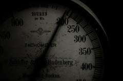 TACHOMETER
