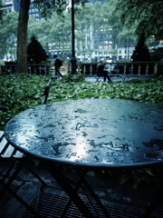 雨上がり公園情景