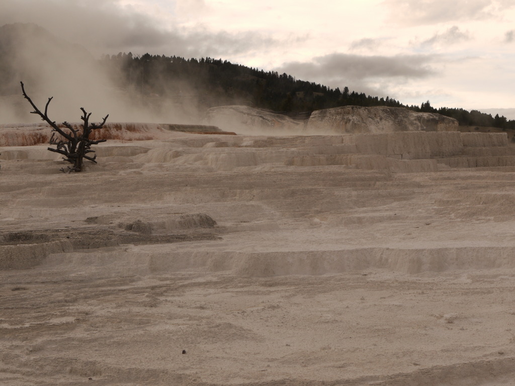 夕焼けに照らされるテラス