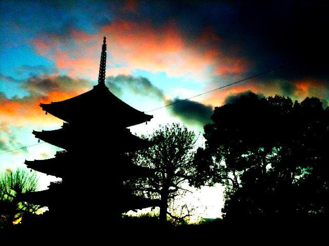 東寺・夕暮れ