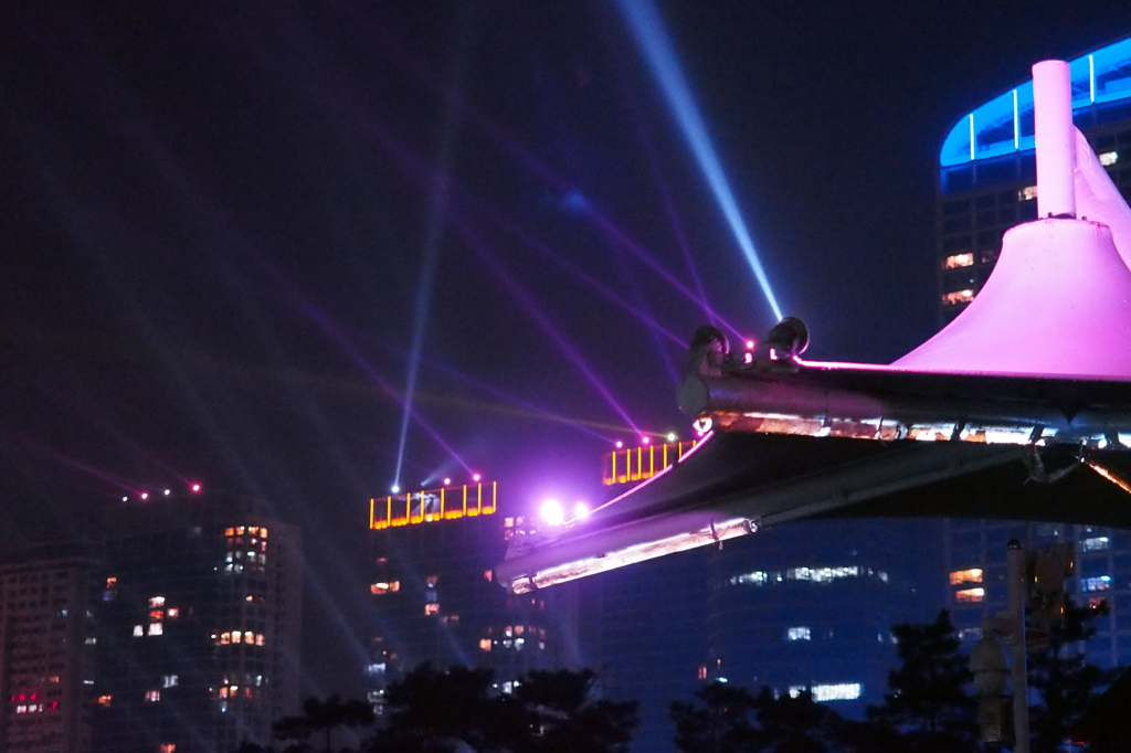 夜空の賑わい