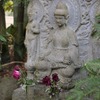 仏に薔薇
