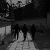仲睦まじく