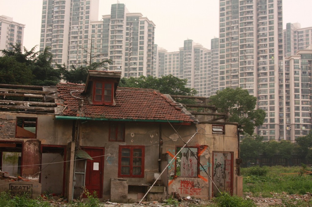 高層建築の津波。