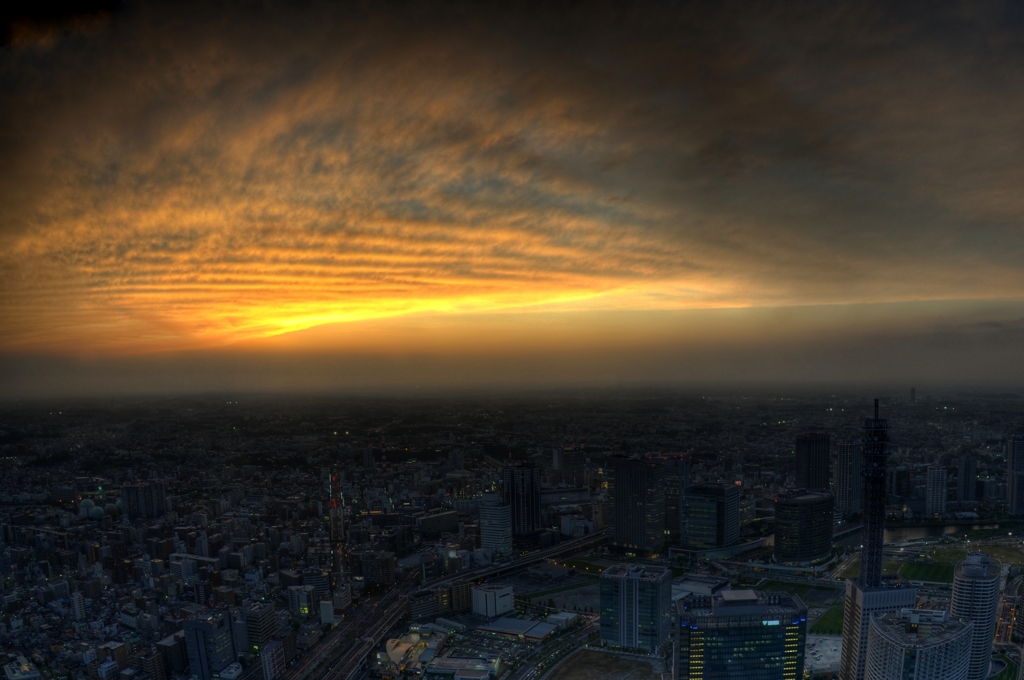 横浜ランドマークタワーからの夕景