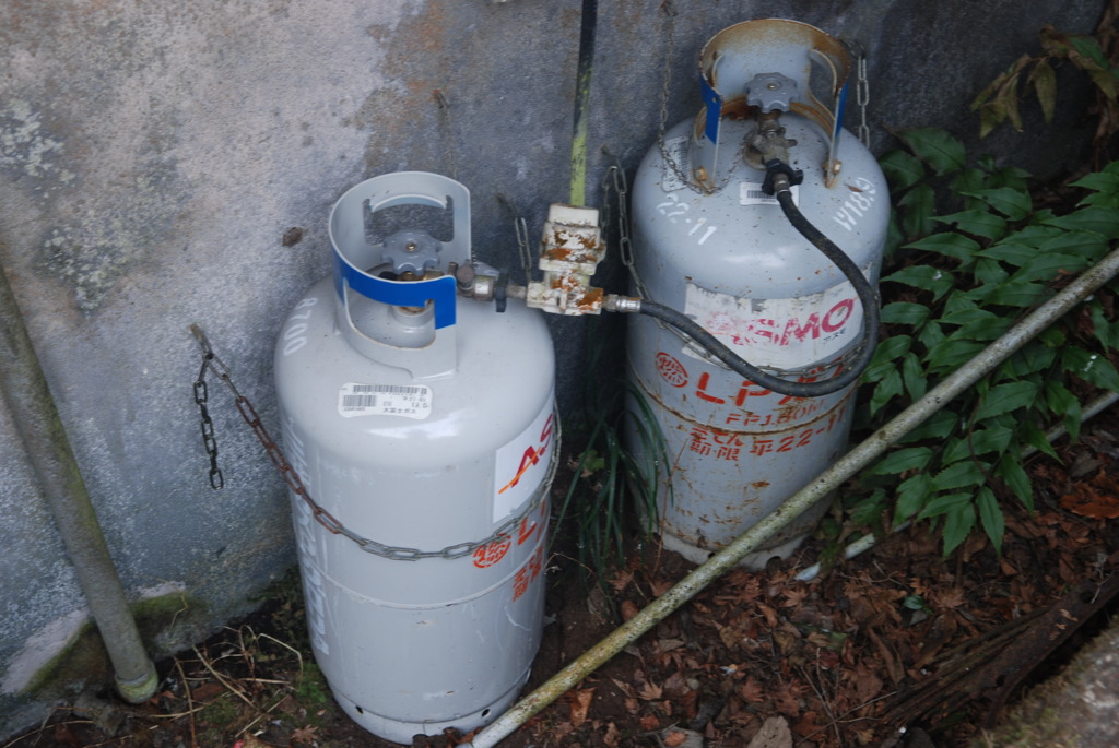 ガスボンベ