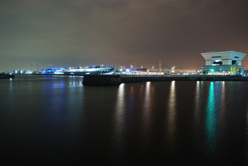 新旧桟橋の夜景