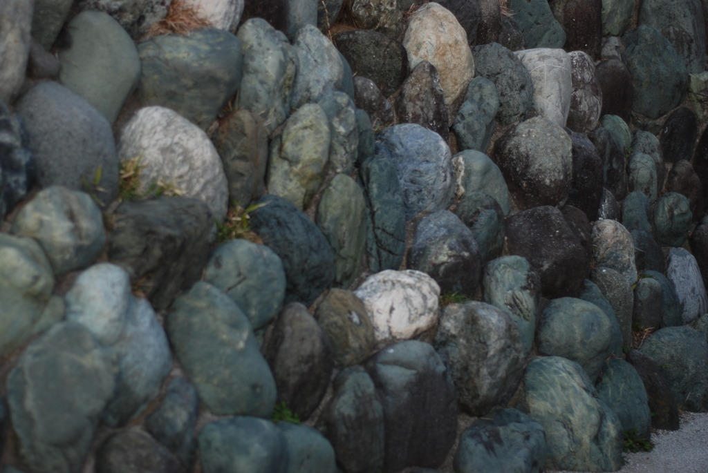 ふぞろいな石垣