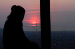 見つめるものは夜の始まり