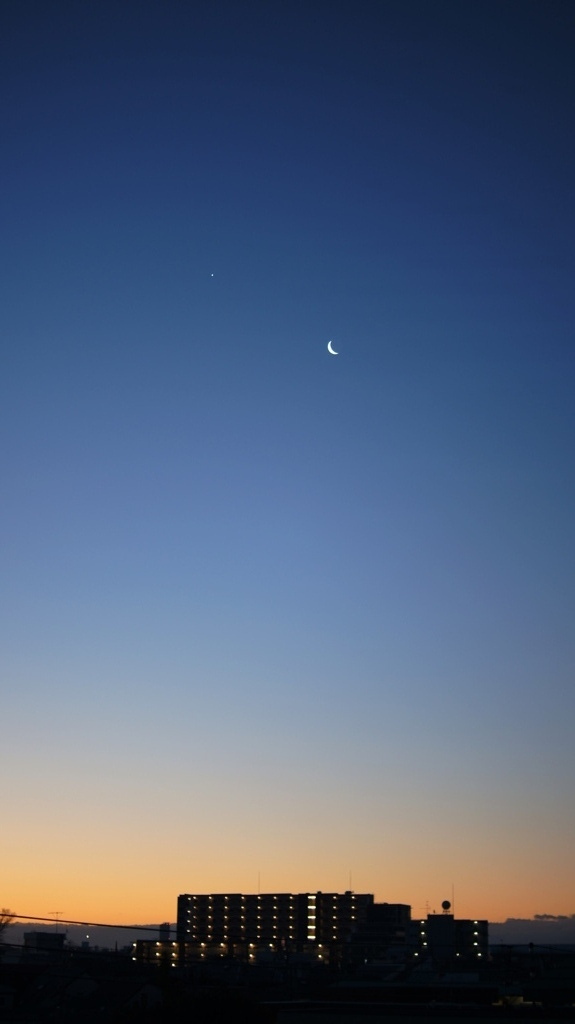 三日月と金星