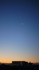 三日月と金星