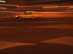 黄色い車