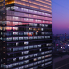 夕映えの高層ビル