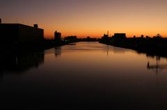 隅田川夜明け前