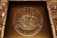 新丸ビルのエンブレム