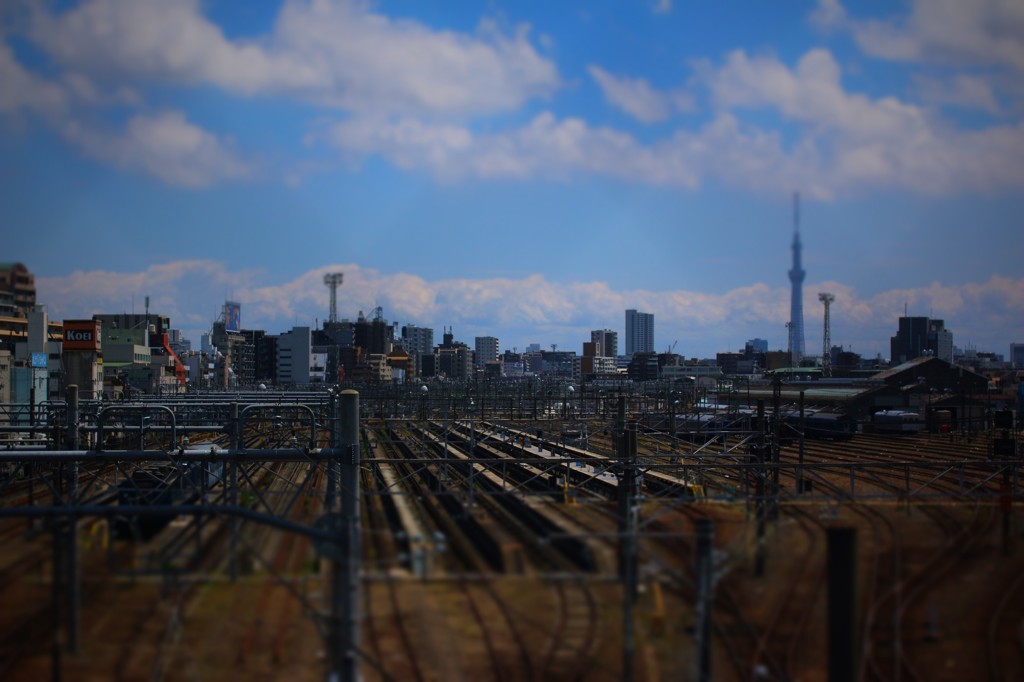 田端の線路　トイカメラ風