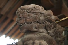 獅子の木彫り装飾