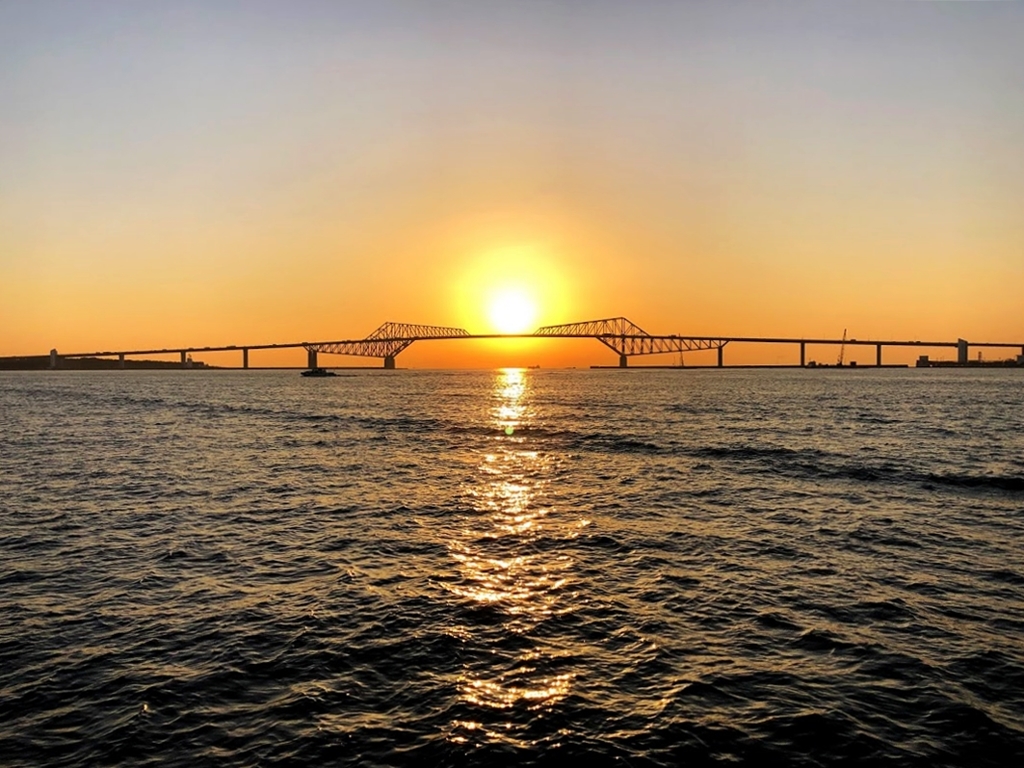 東京湾の日の出