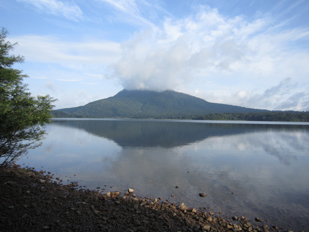 尾瀬沼から燧ケ岳