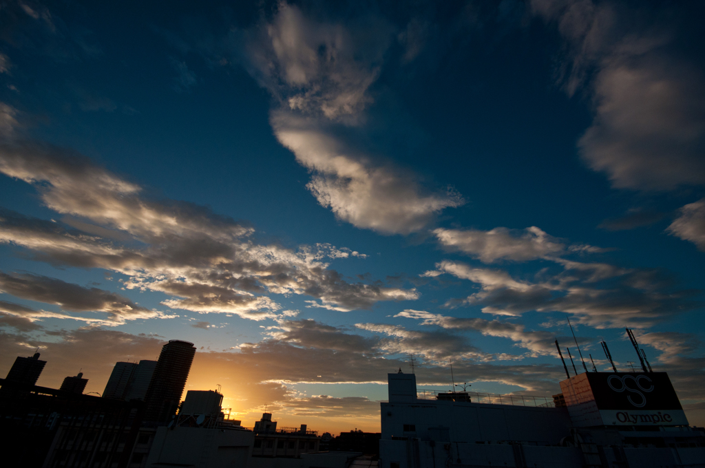 海のような夕空