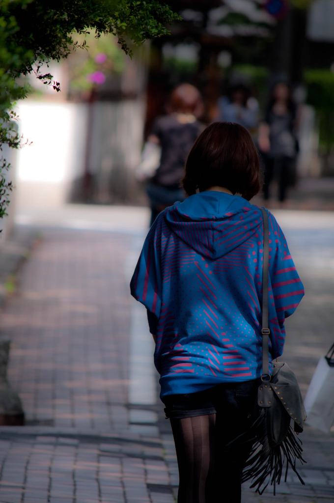 木陰を歩く