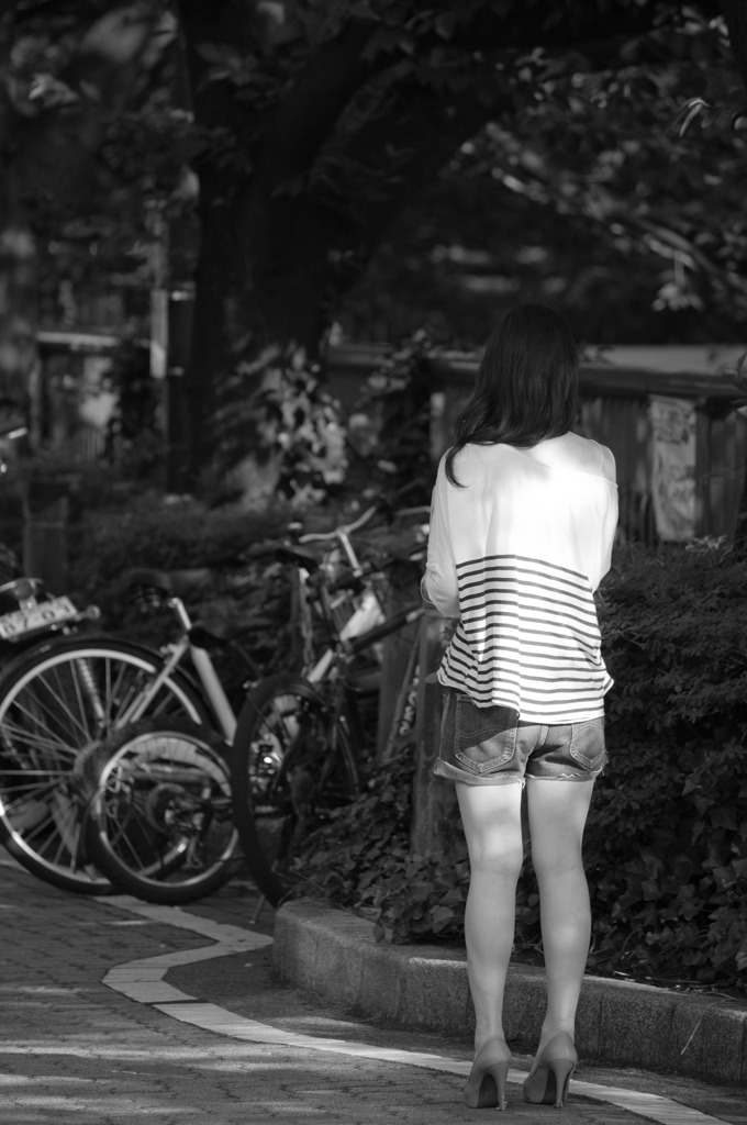 木陰でたたずみ