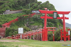 龍宮の潮吹きから見た元乃隅稲荷神社