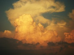 夕方の雲の上