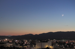 三日月のある風景