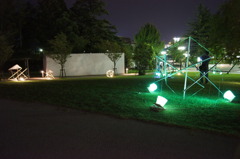 薄暗がりの公園