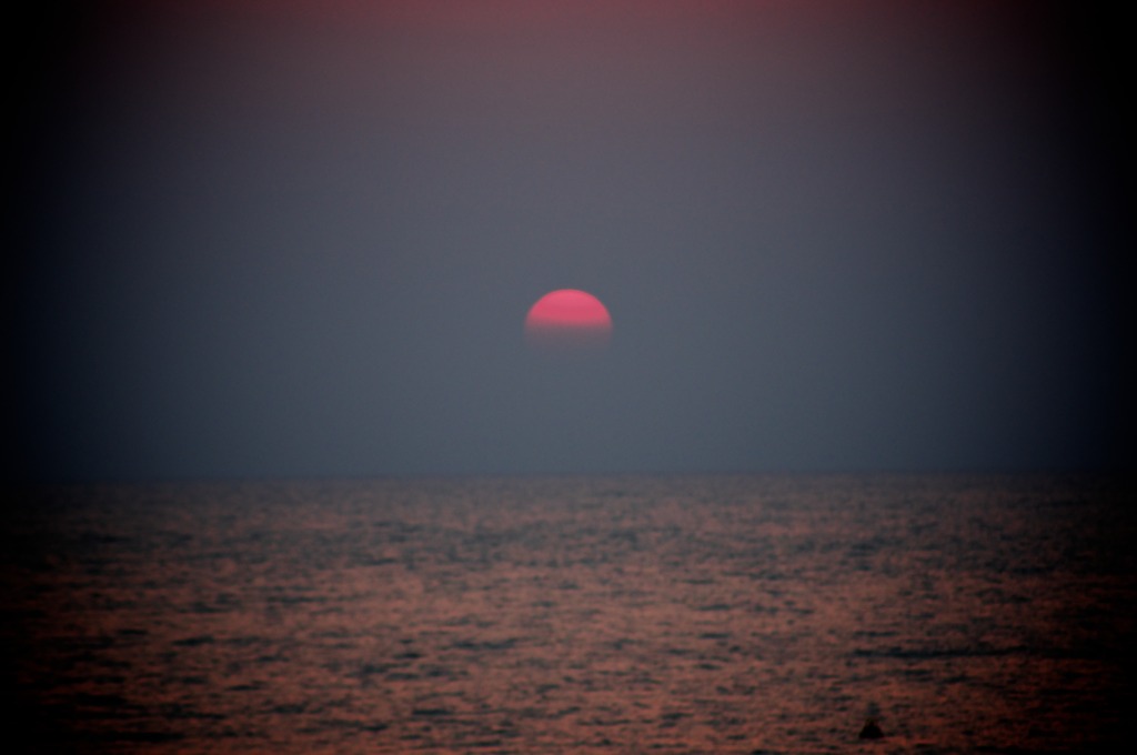 遠くからの夕日