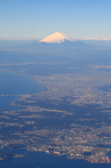 東京湾上空から望む富士山