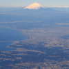 東京湾上空から望む富士山