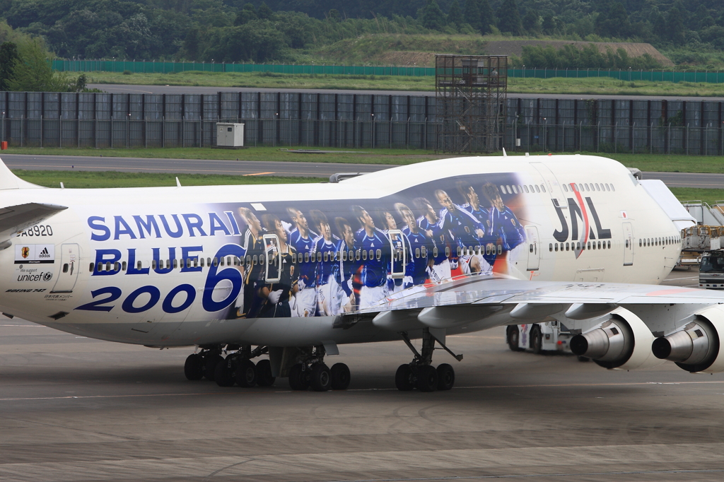 JAL747の特別塗装機