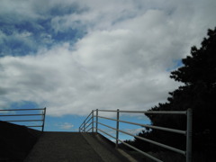 空までの道