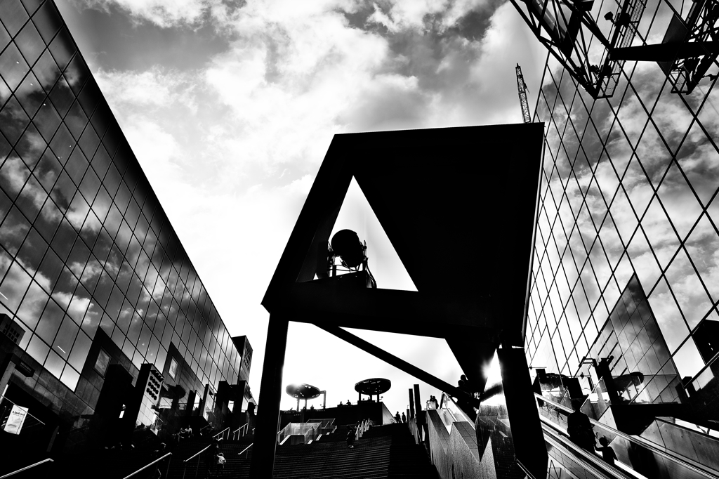 シネラマの空モノクロ