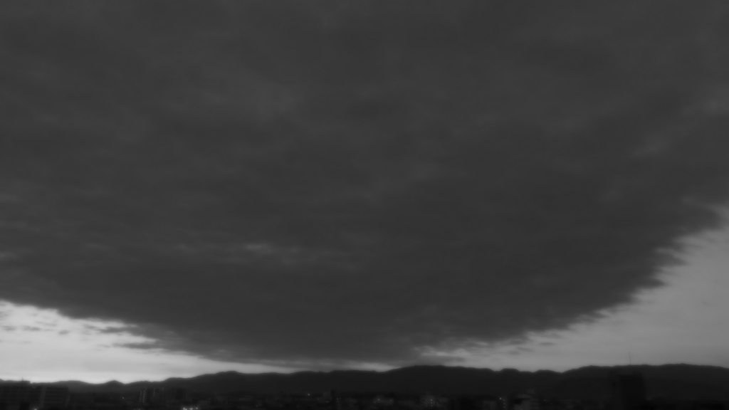 暗い私の心のような空