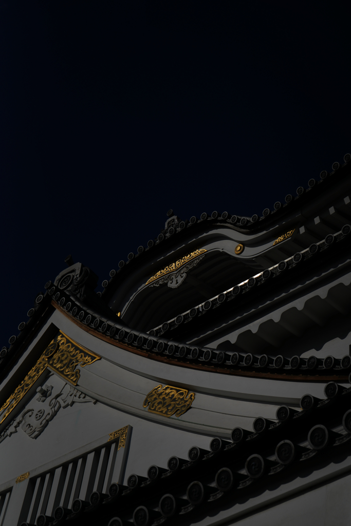 金