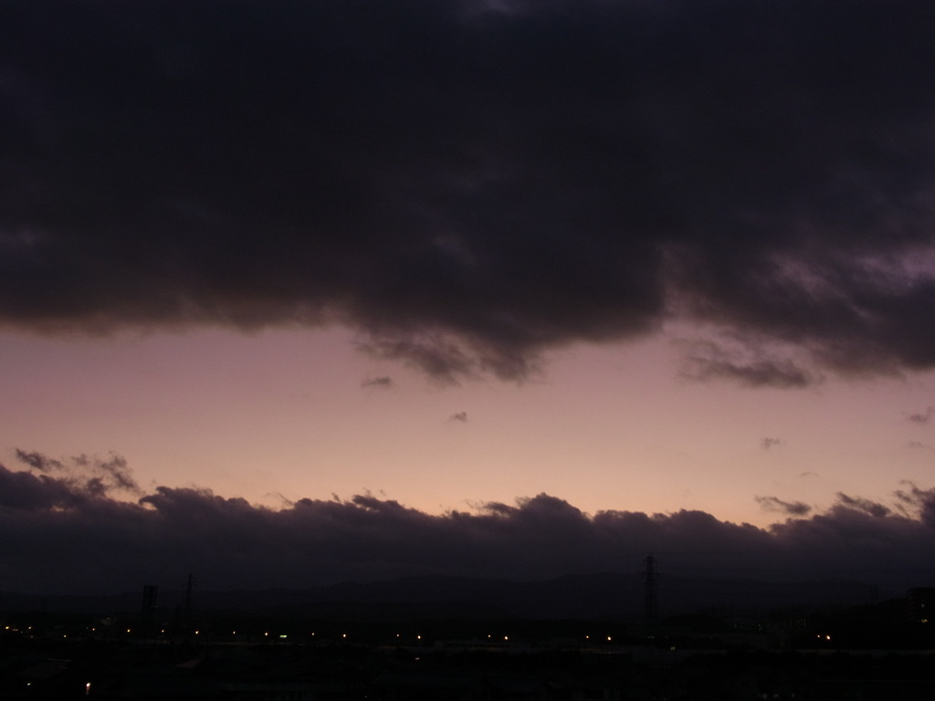 雲と雲の狭間には